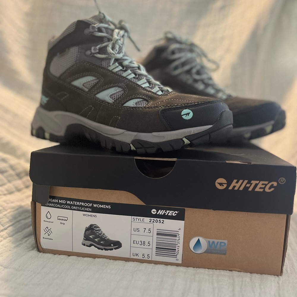 Hiking boot